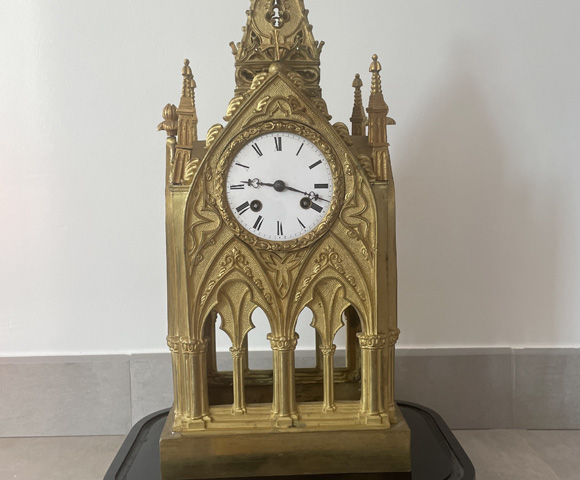 Expertise et évaluation d'horloge ancienne